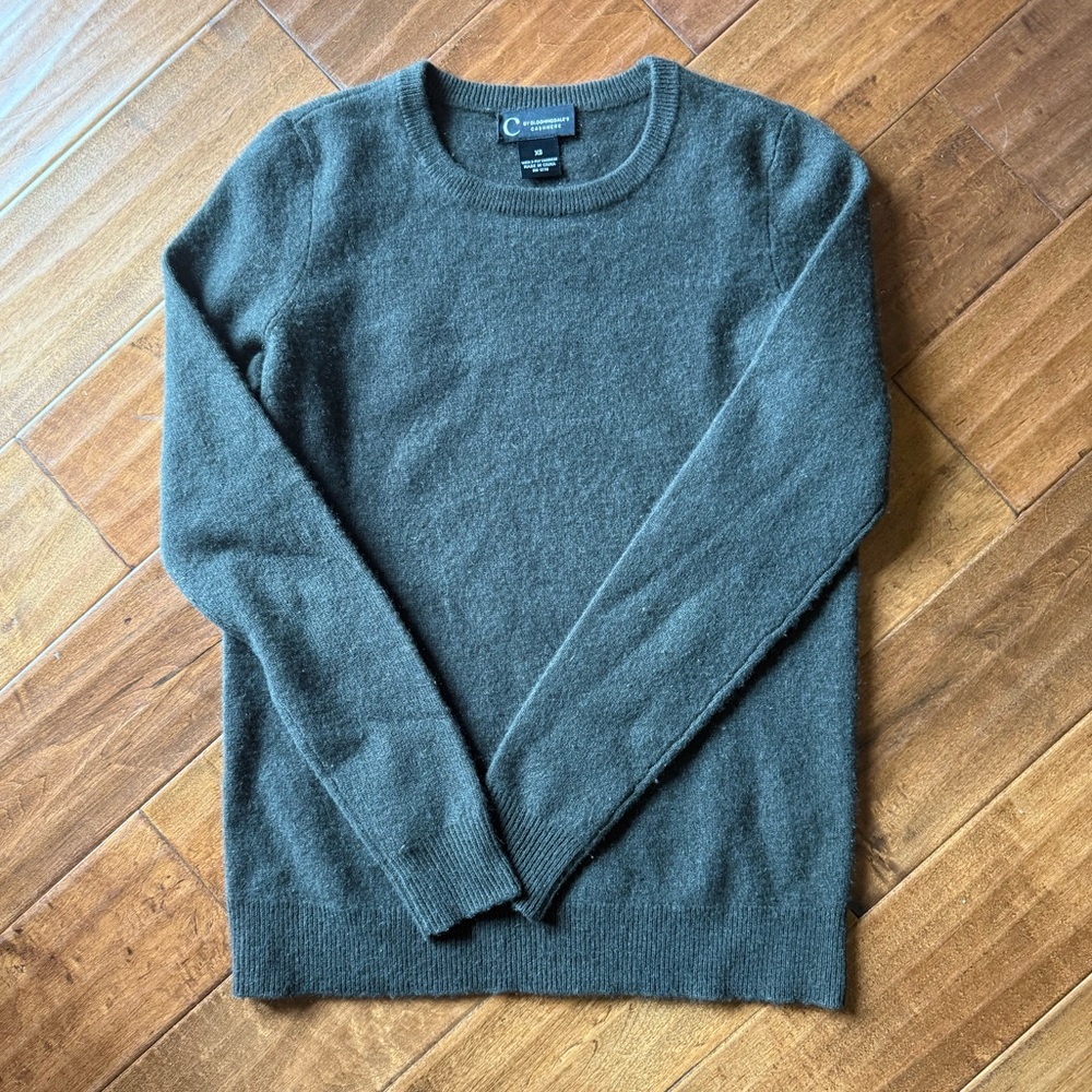 Cashmere sweater by Bloomingdale’s- Olive- XS